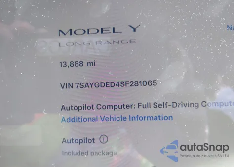 2025 Tesla Model Y Long Range Dual Motor Rear-Wheel Drive z USA, uszkodzony, nr VIN 7SAYGDED4SF281065